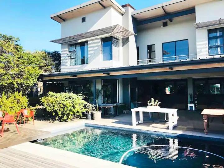 51 Stanley Grace Villa *